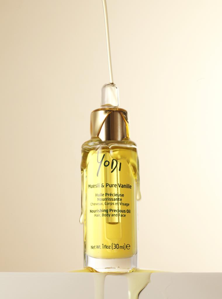 Détail de produits de la trousse de naturopathie Glam & Glow (huile)