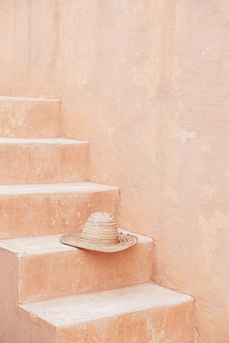 Détail d'un escalier de la retraite de beauté holistique à Marrakech
